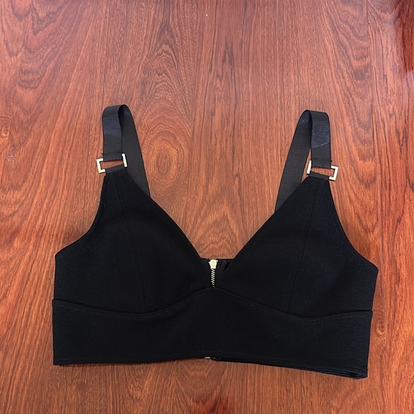 Topshop Black Crop Top with Metal Detail Size 8 - Picture 7 of 7